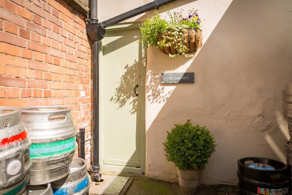 Trembling Madness Apartments York Exterior photo
